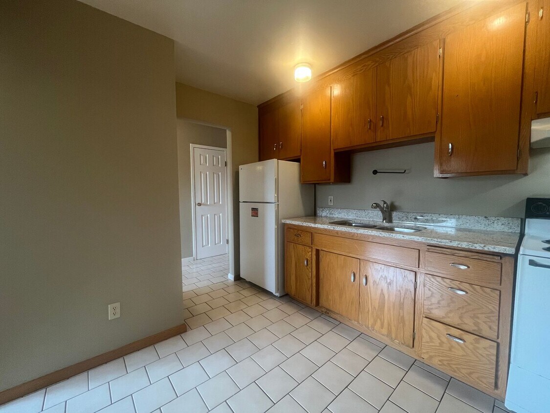 Foto del edificio - 804 6th Ave NW
