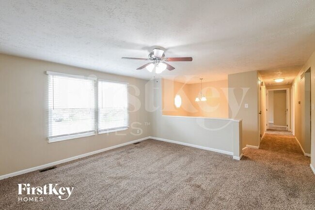 Foto del edificio - 639 Shady Creek Ct