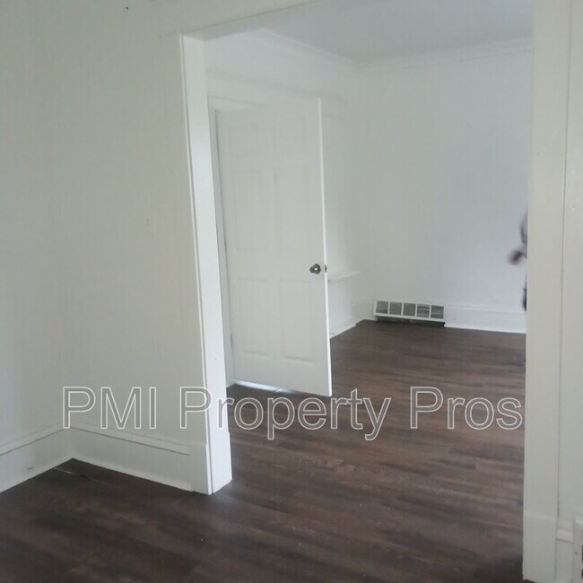 Foto del edificio - 2155 N 32nd St
