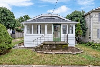 Building Photo - 1056 Belden Ave