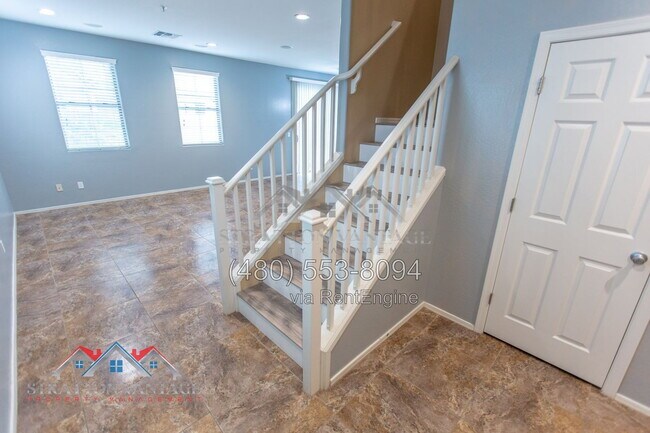 Building Photo - 1426 N 81st Dr