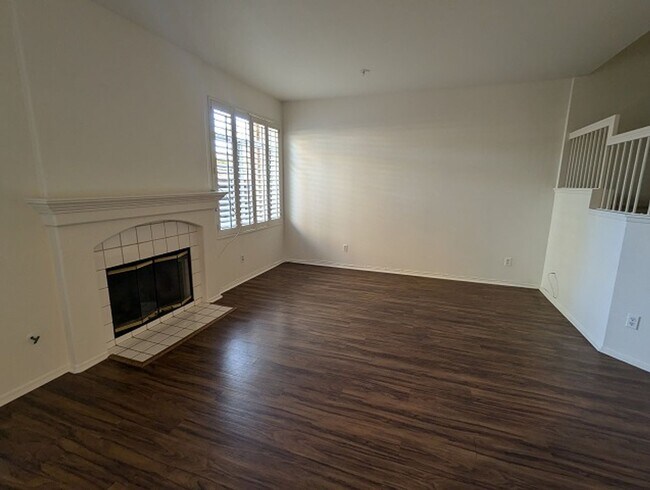 Foto del edificio - 2 Bed / 2.5 Bathroom Two Story Townhome at the Tristan complex in Rancho San Diego