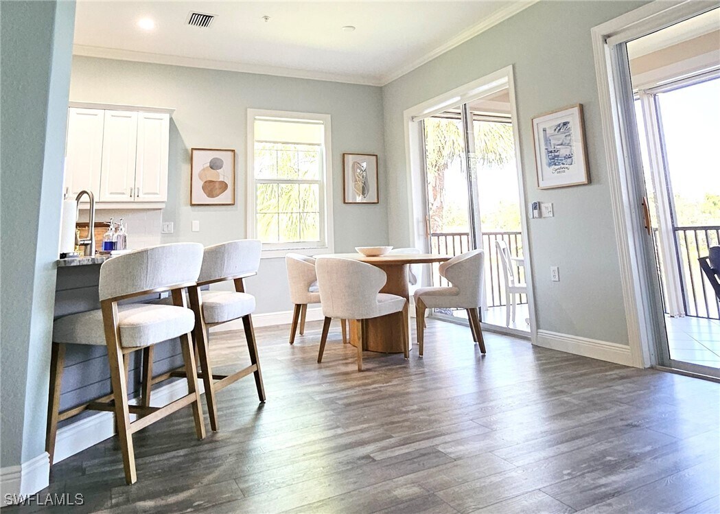 Foto del edificio - 10005 Valiant Ct