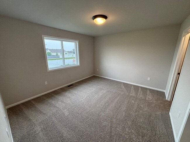Building Photo - Stunning 3 Bed, 2 Bath New Build – 1,800 S...