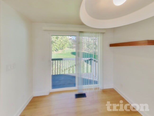 Building Photo - 2990 Pickering Pl NE