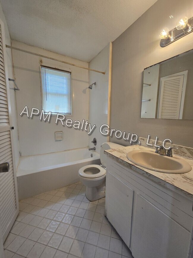 Foto del edificio - Recently renovated house off Leesburg