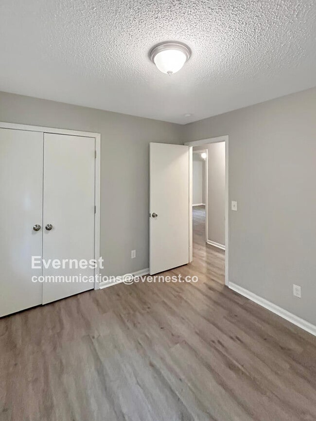 Foto del edificio - 3512 Bridge Manor Dr