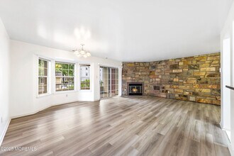 Building Photo - 309 Trinity Ct
