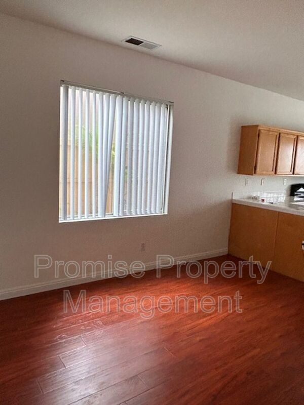 Building Photo - 1281 Avenida Amistad