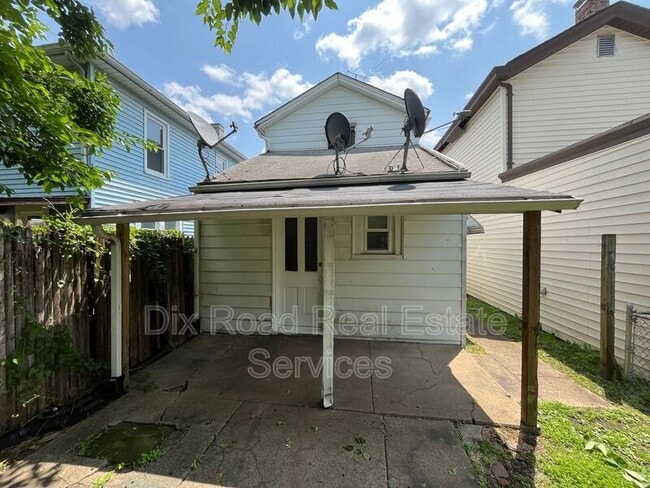 Building Photo - 303 North Eighth Street