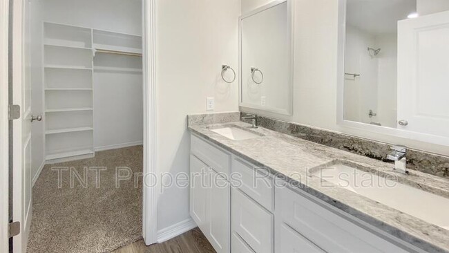 Photo - 505 N Logan Ave House