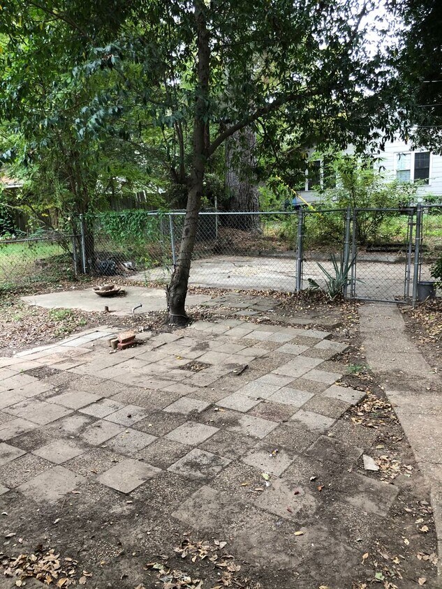 Primary Photo - First month 1/2 OffLarge duplex w southern...