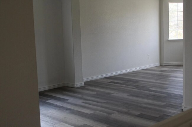 Building Photo - 11434 River Run Cir