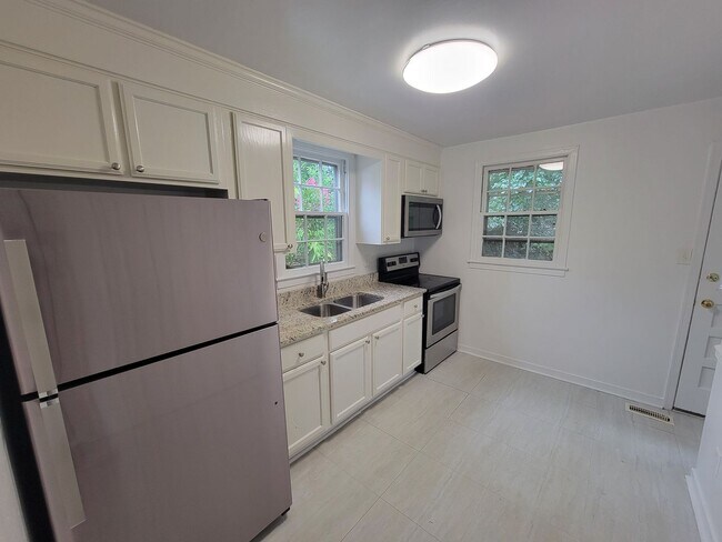 Foto del edificio - 2014 Bluemont Dr