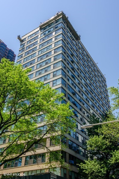 Primary Photo - 2970 N Lake Shore Dr