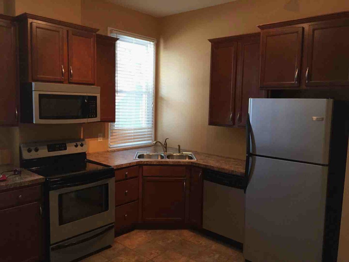 Foto principal - 731 N 24th St