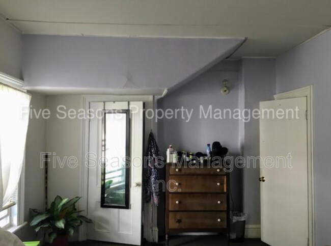 Foto del edificio - 77 N Union St