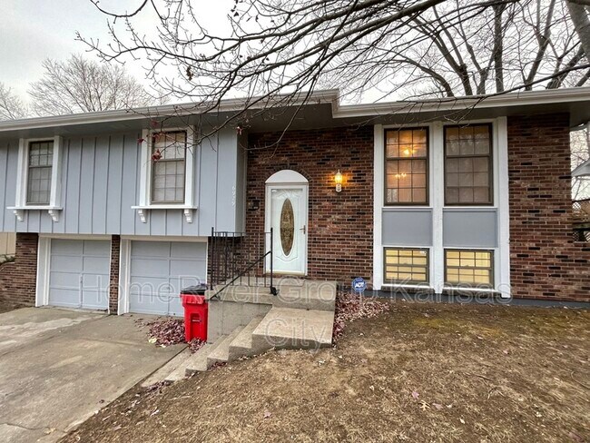 Foto del edificio - 16929 E 3rd Terrace S