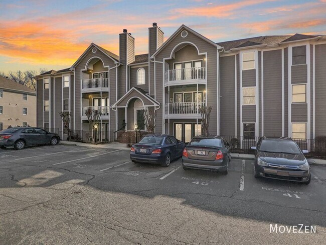 Foto del edificio - 3701 Cotswold Terrace 7K Greensboro NC 274...
