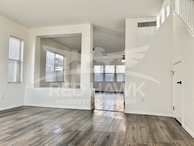 Building Photo - 8750 E Lindner Ave