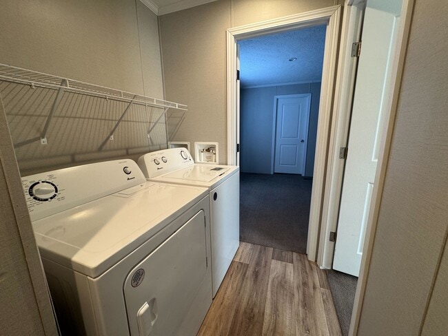 Building Photo - 2002 Heron Dr NW