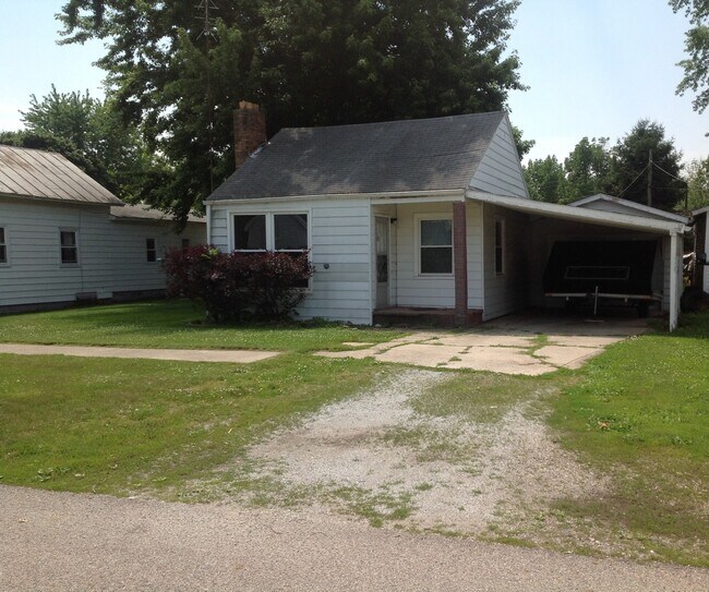 Foto del edificio - Milford Home with Fenced Yard & Garage!