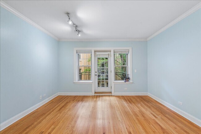 Foto del edificio - 2241.5 N Lincoln Ave