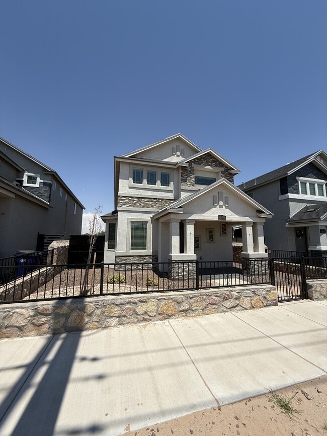 Building Photo - 14655 Pebble Hills Blvd