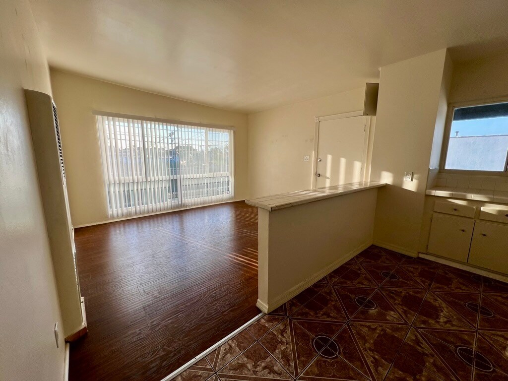 Foto principal - 1805 W 83rd St