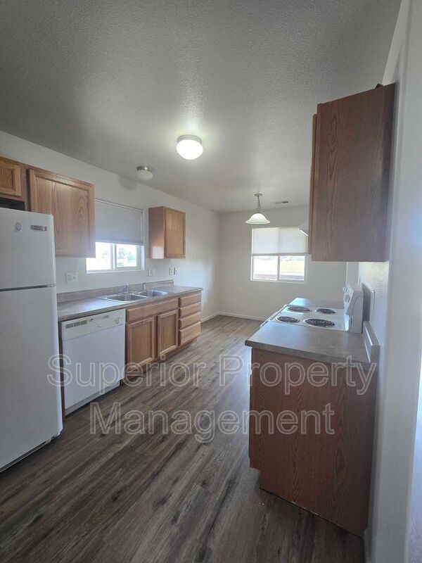 Foto del edificio - 623 W 2nd St