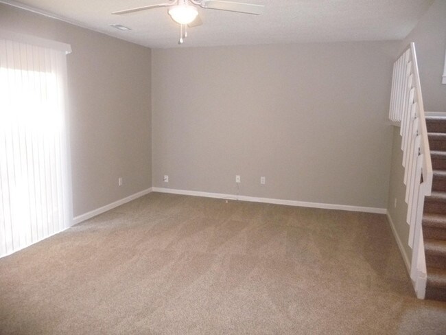 Building Photo - 7243 Sandy Creek Dr