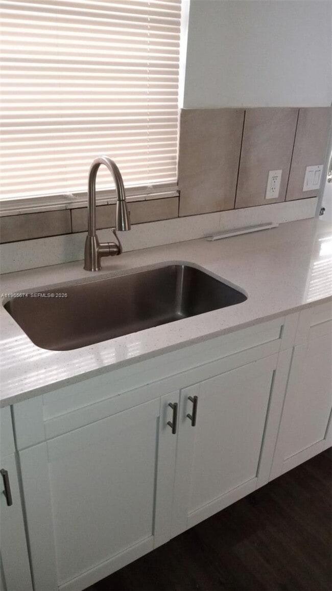 Building Photo - 1841 Cleveland St