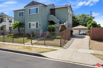 Building Photo - 2122 W 102nd St