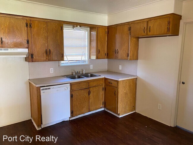 Building Photo - 3 br, 1 bath House - 414 Janet Lane