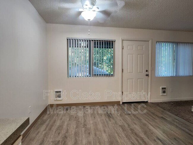 Building Photo - 15951 Quarry Rd