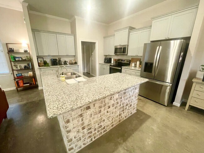 Foto del edificio - Beautiful 3 Bed/2 Bath for Rent in Germant...