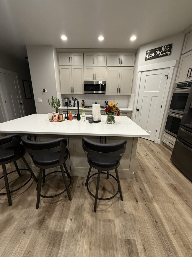 Foto del edificio - 46 S 2920 W