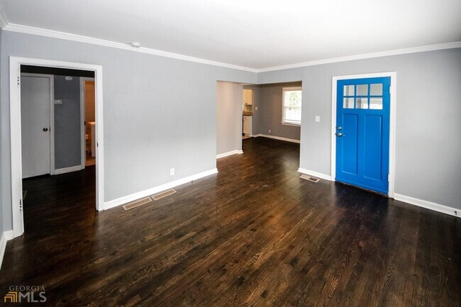 Foto del edificio - 120 Burbank Dr NW