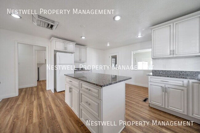 Building Photo - 33 E 8640 S