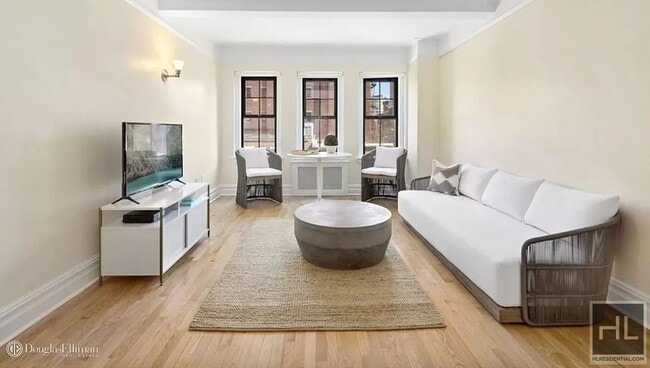 Building Photo - Christopher Street