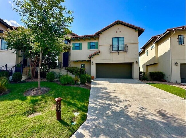 Foto del edificio - 211 Honey Creek Ct