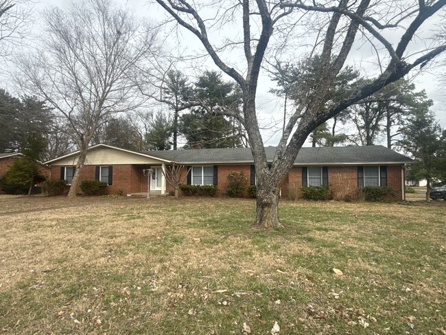 Photo - Large Family Home!!