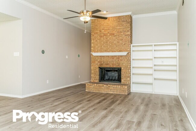 Building Photo - 1025 Meadow Creek Dr
