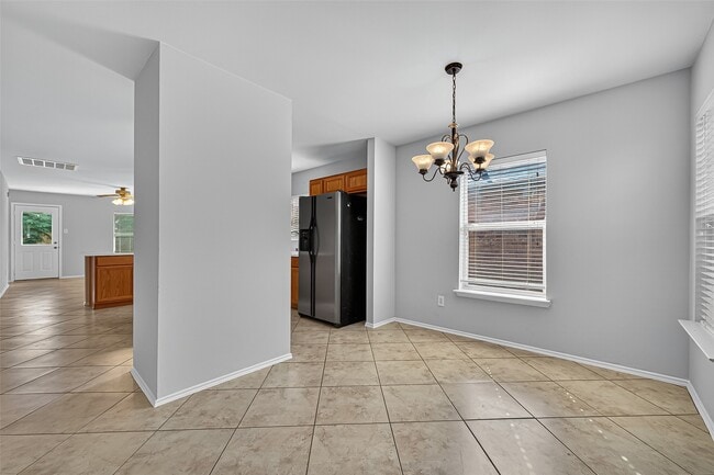 Foto del edificio - 7618 Village Mill Ln