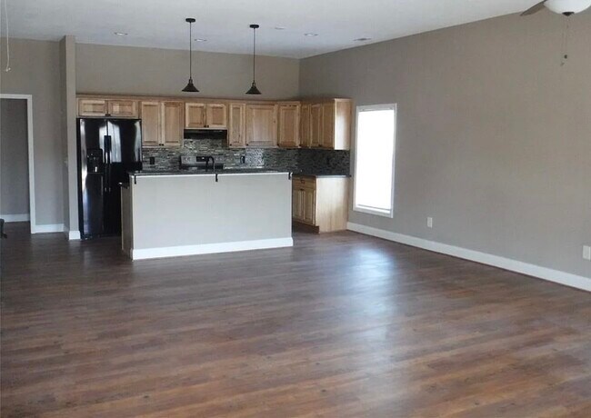 Foto del edificio - 308 S Poplar St