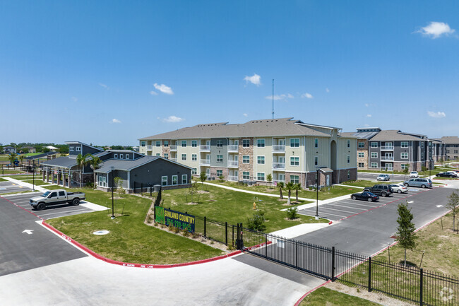 Entrada principal de Sunland Country Apartments - Sunland Country