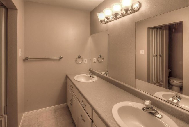 Building Photo - 1069 Birnham Woods Blvd