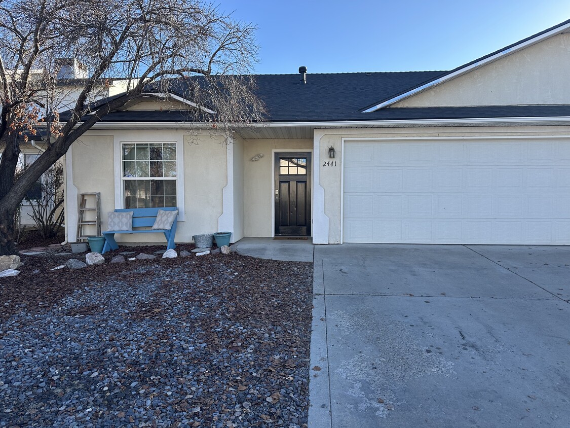 Foto principal - 2441 Roan Ridge Rd