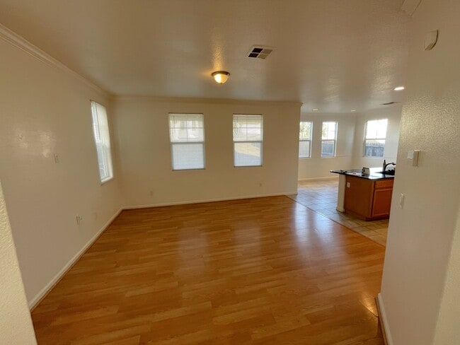 Building Photo - 1827 Bella Lago Dr