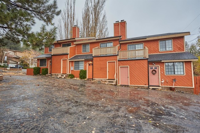 Building Photo - 6078 Spruce St